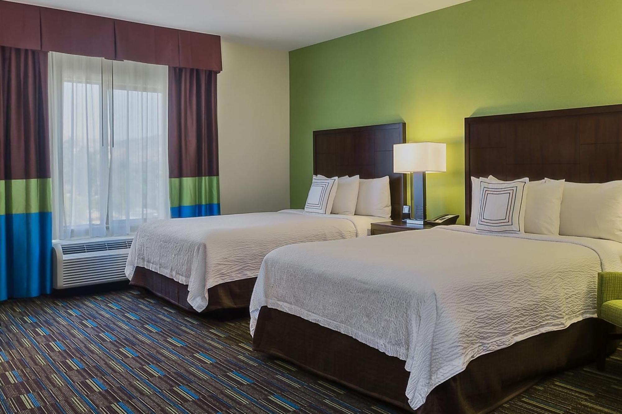 Fairfield & Riverside Corona/norco Hotel