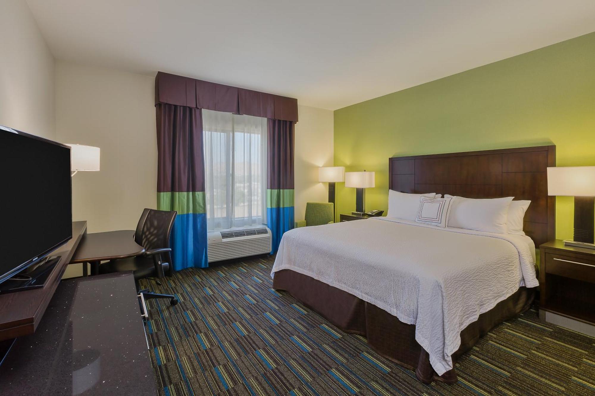 Fairfield & Riverside Corona/norco Hotel