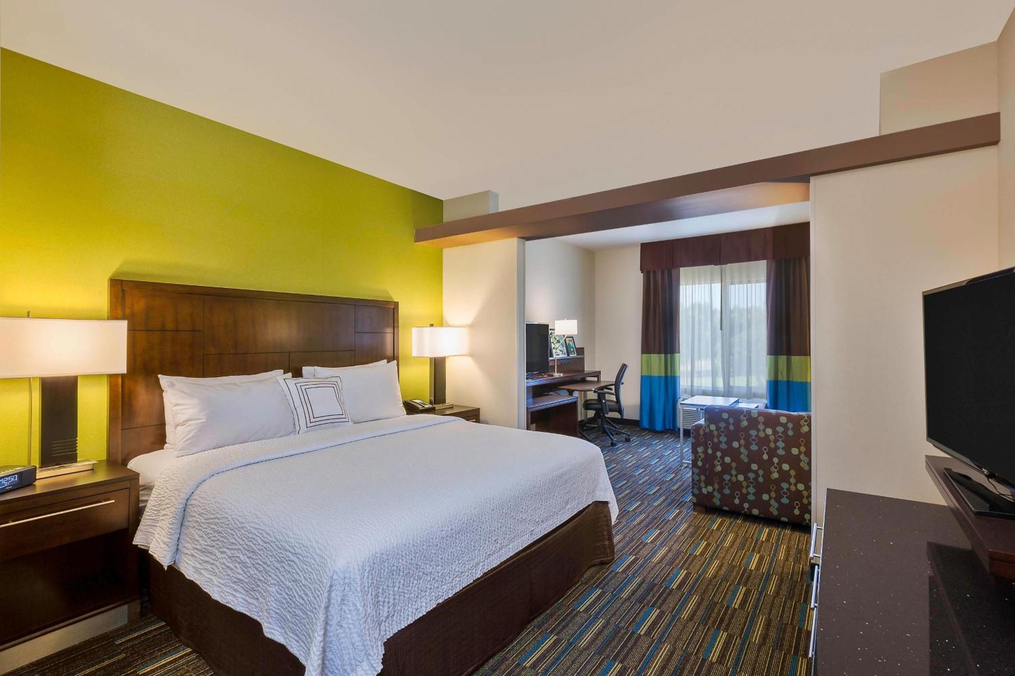 Fairfield & Riverside Corona/norco Hotel