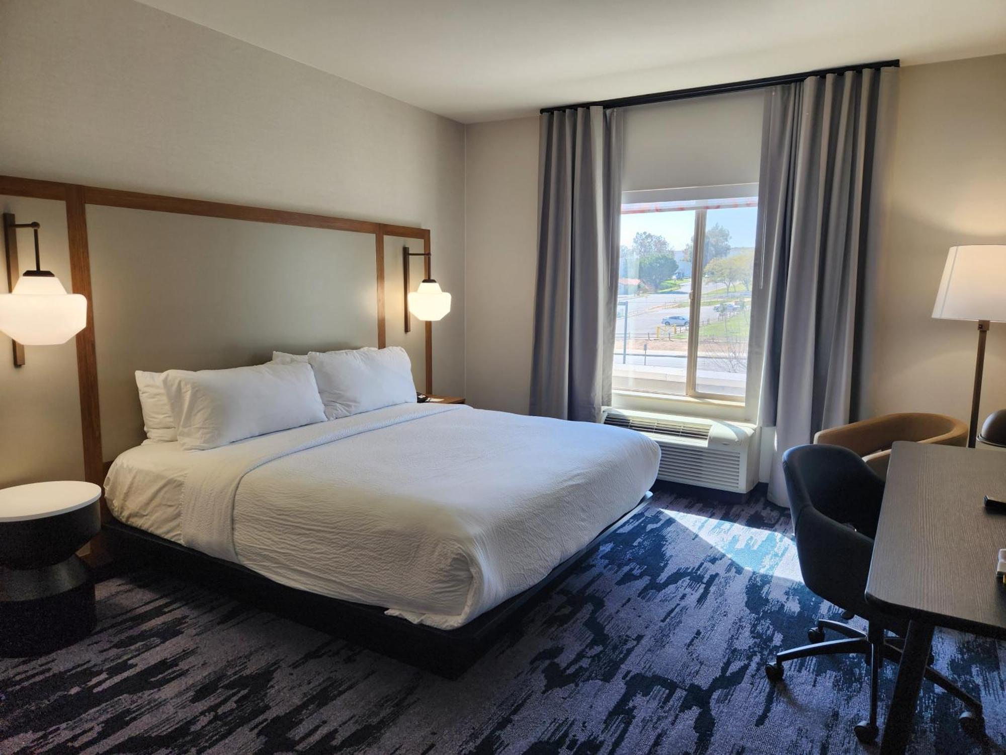 Fairfield & Riverside Corona/norco Hotel 3*